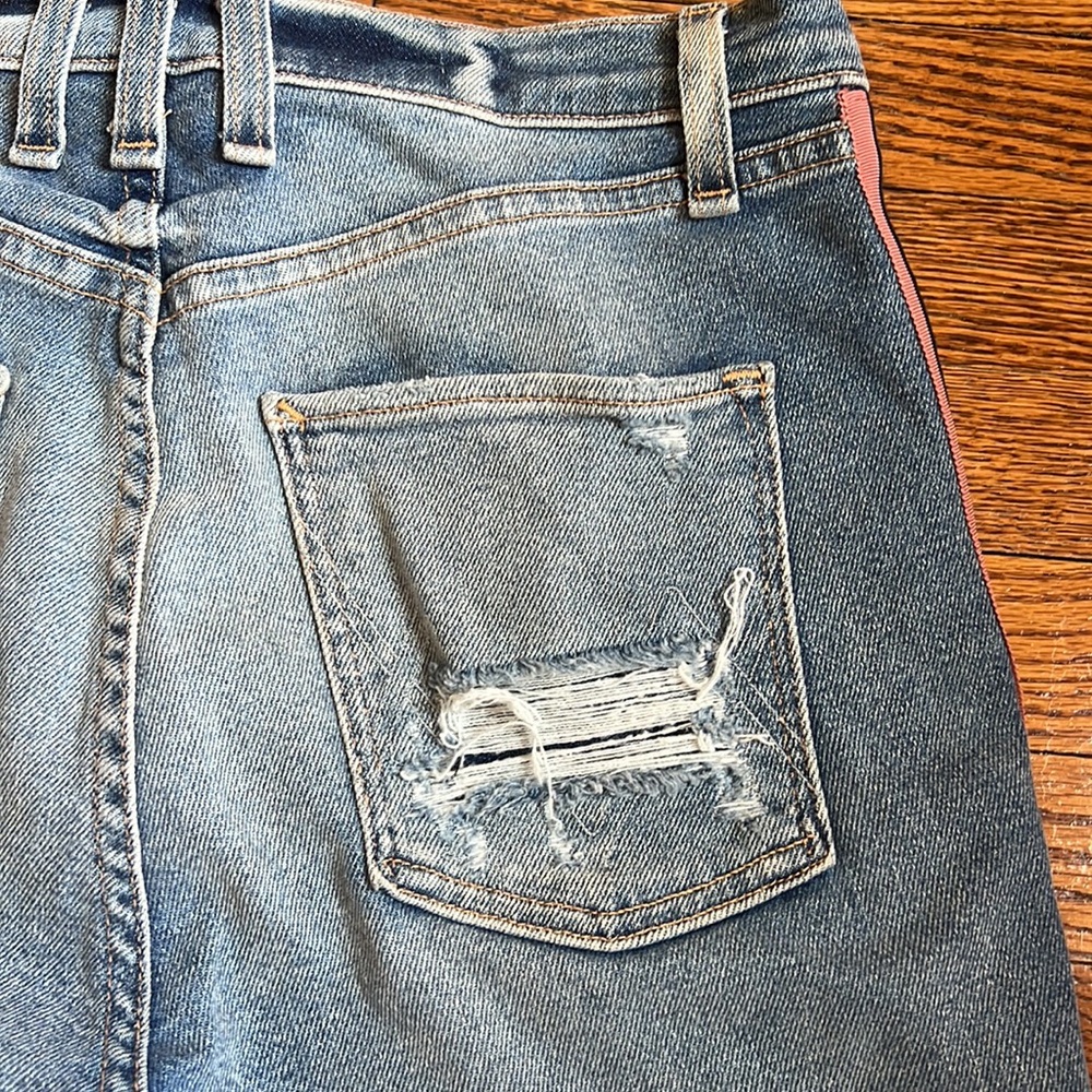 Embellished Ribbon Jeans - Picture 5 of 8